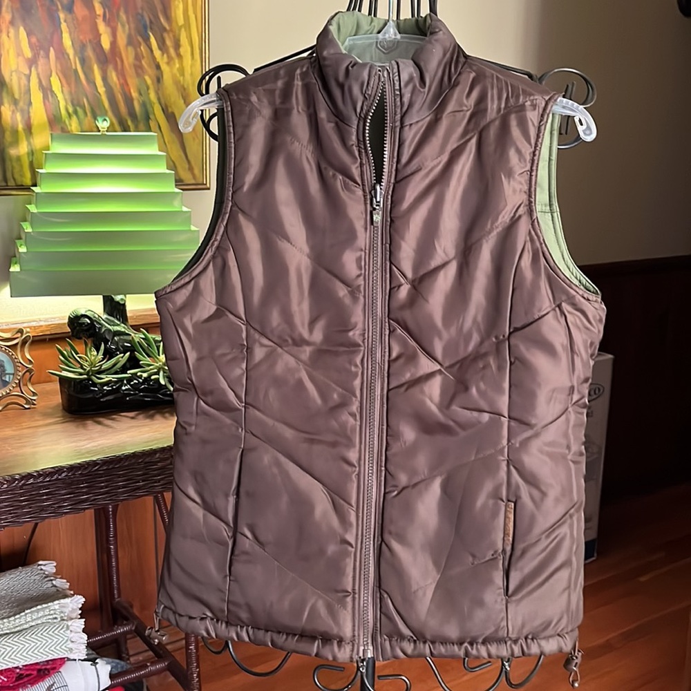 Reversible Puffer Vest - Picture 3 of 4